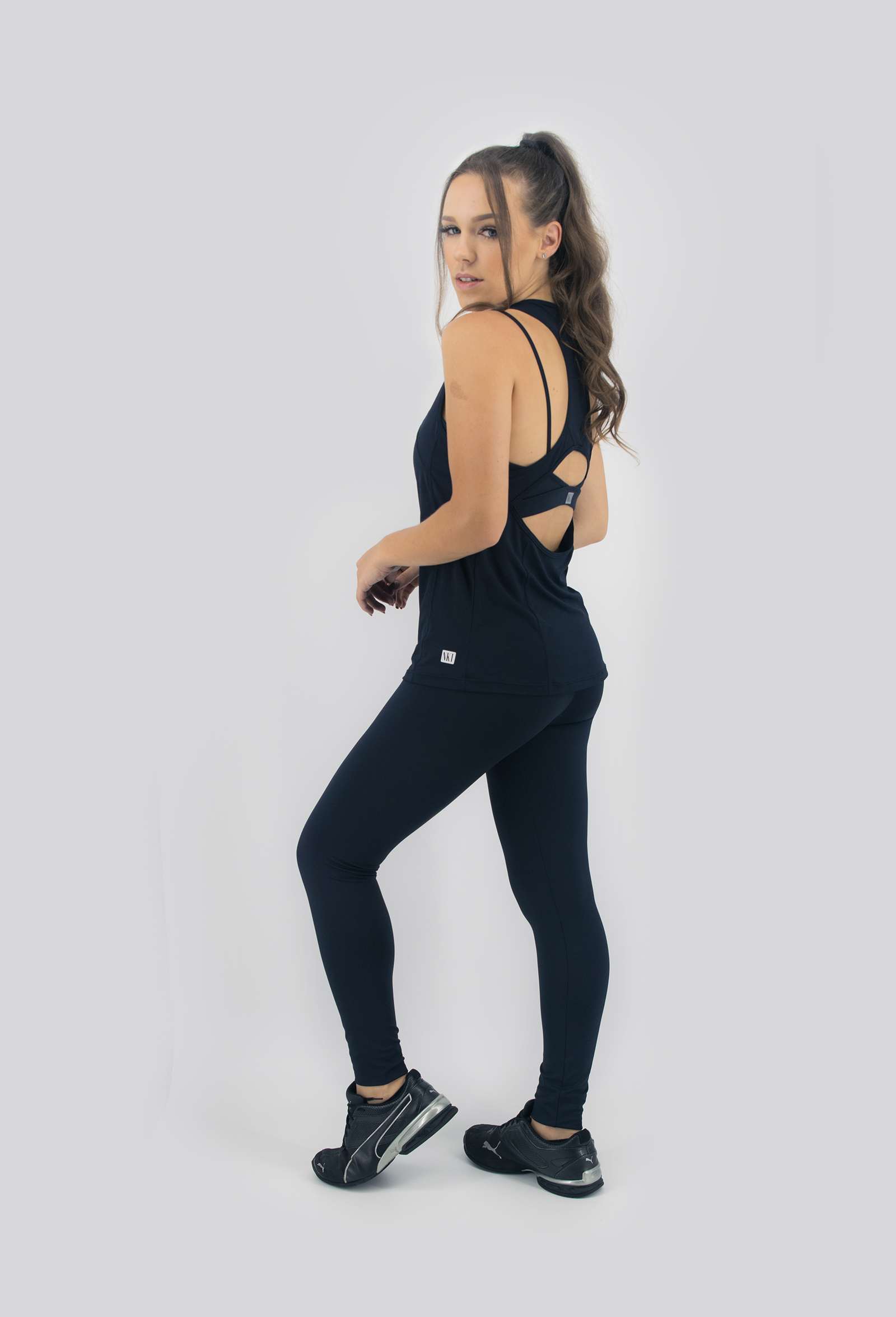 Regata Clipping Preta, Coleção Move Your Body - NKT Fitwear Moda Fitness