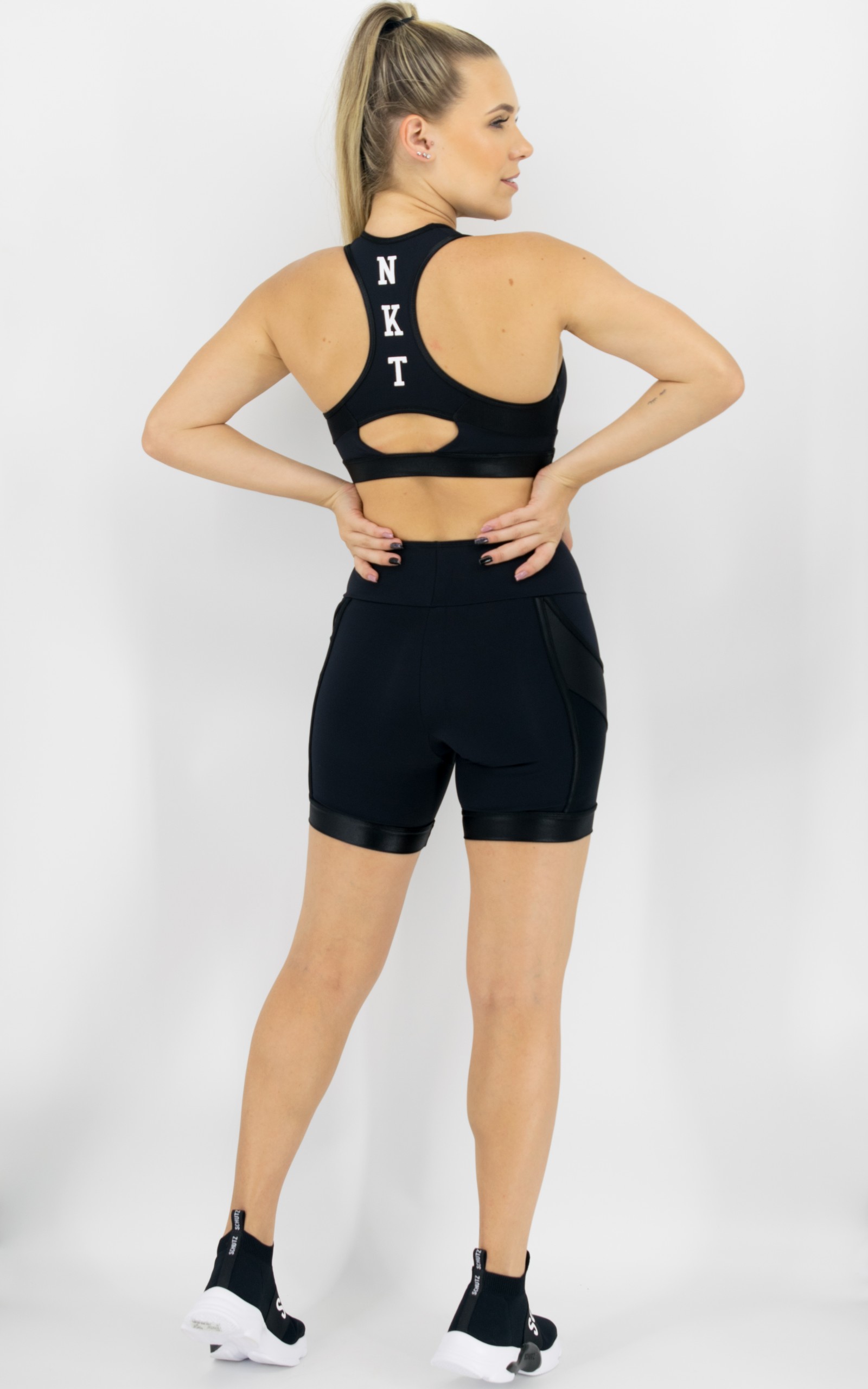 Top Logo NKT Preto, Coleção Move Your Body - NKT Fitwear Moda Fitness