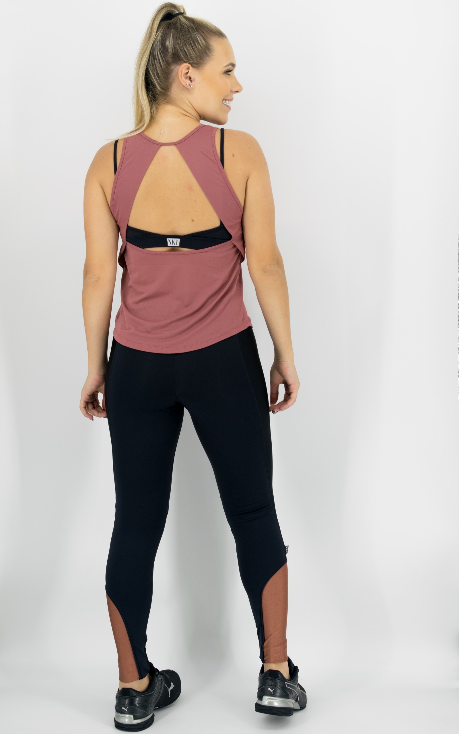 Regata Lux Blush, Coleção Move Your Body - NKT Fitwear Moda Fitness